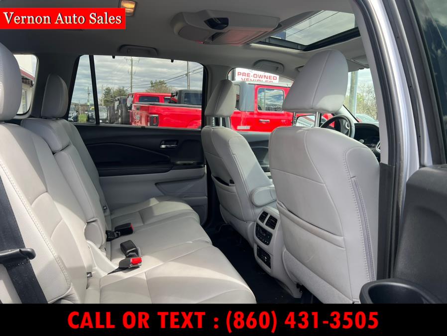 2020 Honda Pilot Touring 8-Passenger AWD photo