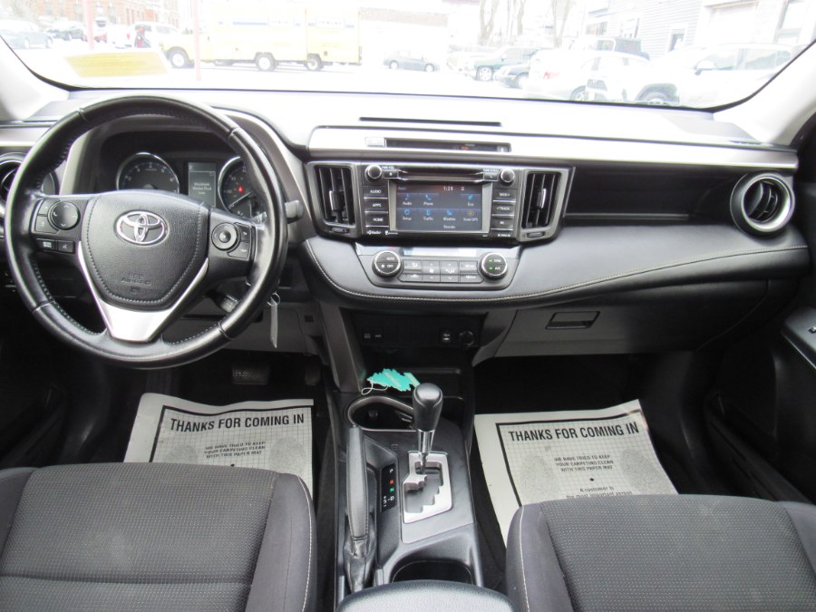 2016 Toyota RAV4 XLE photo