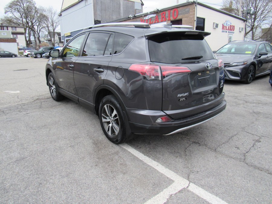 2016 Toyota RAV4 XLE photo