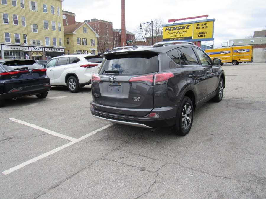 2016 Toyota RAV4 XLE photo