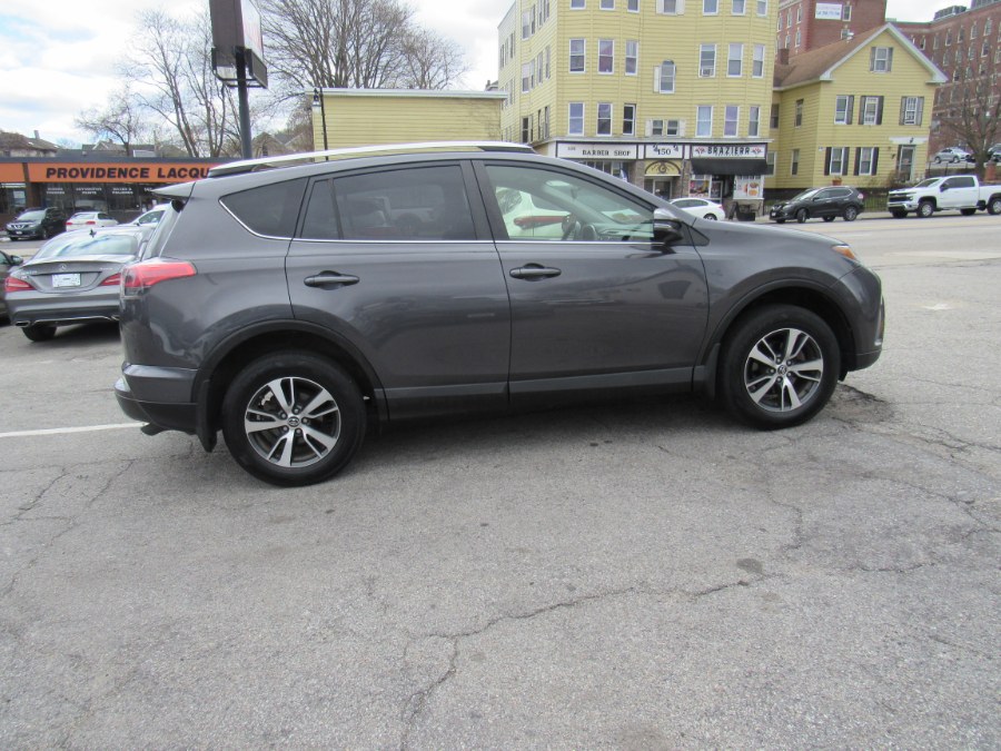 2016 Toyota RAV4 XLE photo