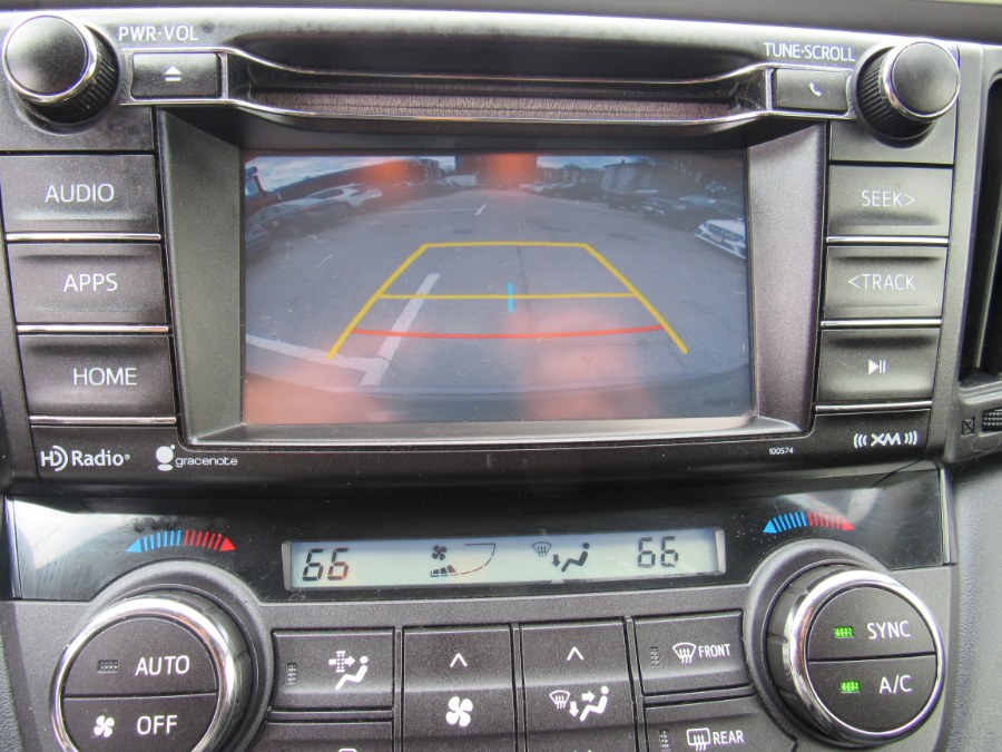 2016 Toyota RAV4 XLE photo
