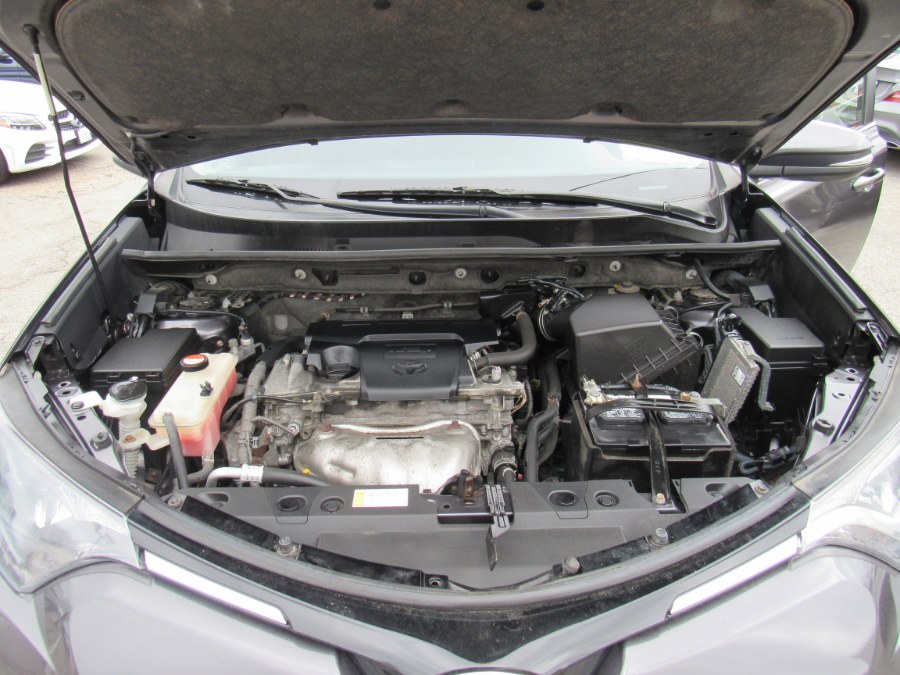 2016 Toyota RAV4 XLE photo
