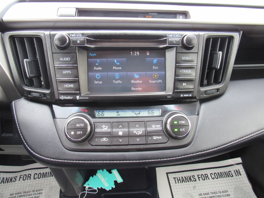 2016 Toyota RAV4 XLE photo