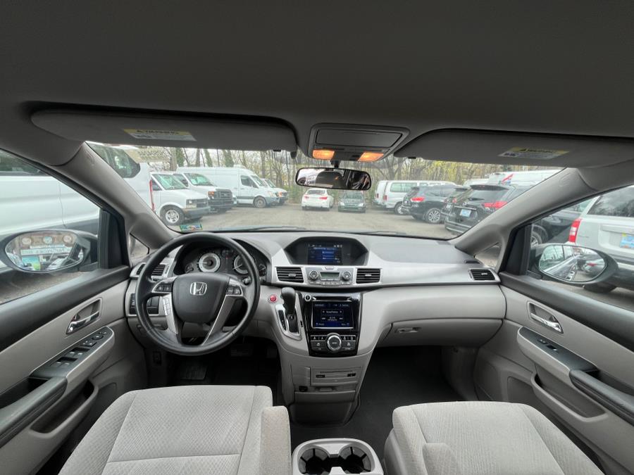 2016 Honda Odyssey 5dr SE  CLEAN CARFAX!!! ONE OW photo