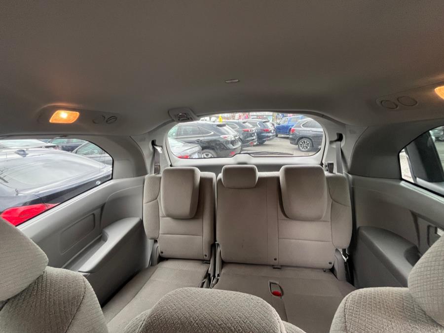 2016 Honda Odyssey 5dr SE  CLEAN CARFAX!!! ONE OW photo