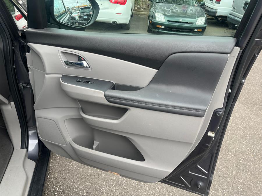 2016 Honda Odyssey 5dr SE  CLEAN CARFAX!!! ONE OW photo