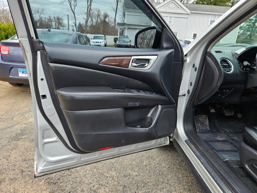 2014 Nissan Pathfinder S photo
