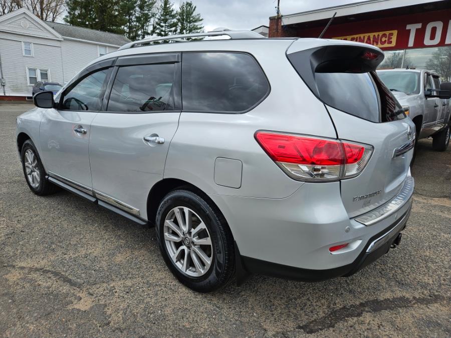 2014 Nissan Pathfinder S photo