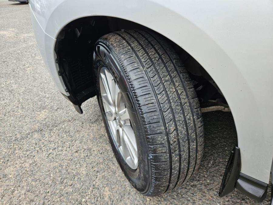 2014 Nissan Pathfinder S photo