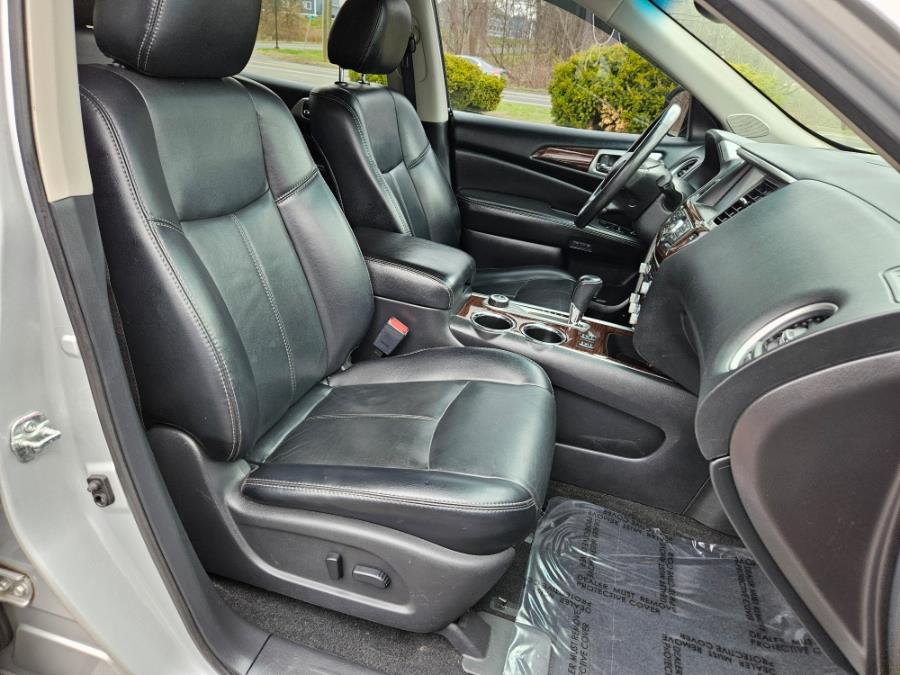 2014 Nissan Pathfinder S photo