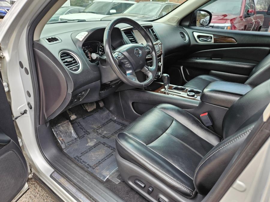 2014 Nissan Pathfinder S photo