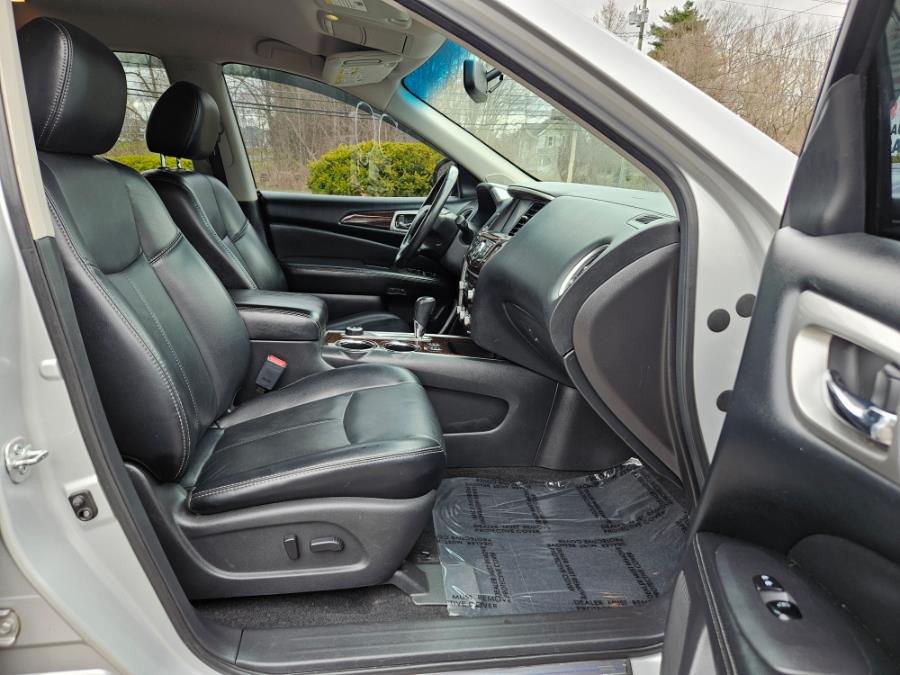 2014 Nissan Pathfinder S photo