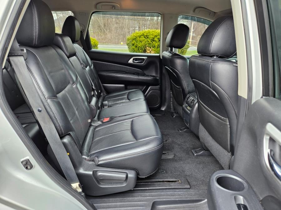 2014 Nissan Pathfinder S photo