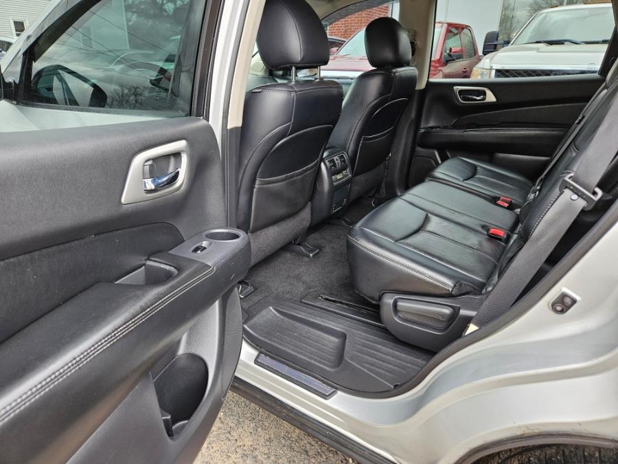 2014 Nissan Pathfinder S photo