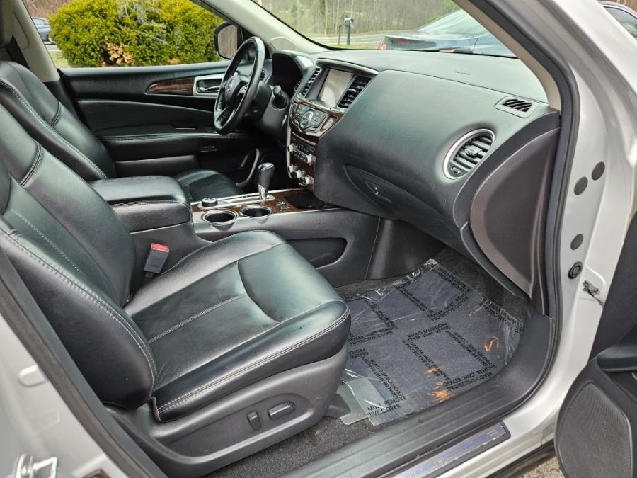 2014 Nissan Pathfinder S photo