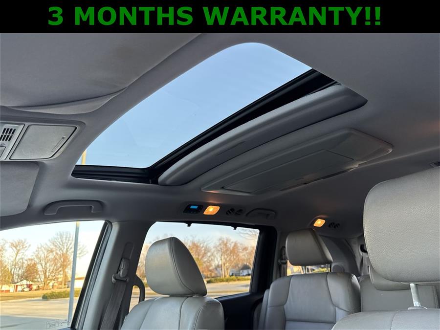 2011 Honda Odyssey Touring photo