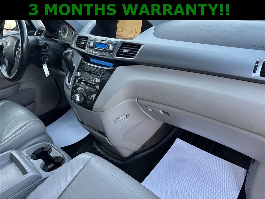 2011 Honda Odyssey Touring photo