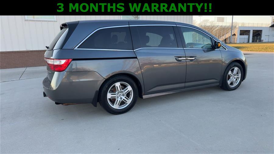 2011 Honda Odyssey Touring photo