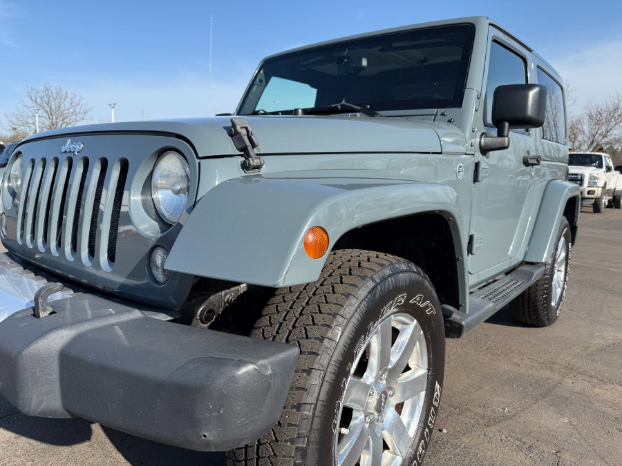 2015 Jeep Wrangler 4WD 2dr Sahara photo