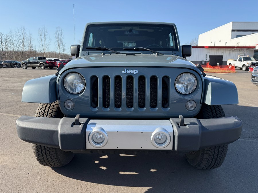 2015 Jeep Wrangler 4WD 2dr Sahara photo