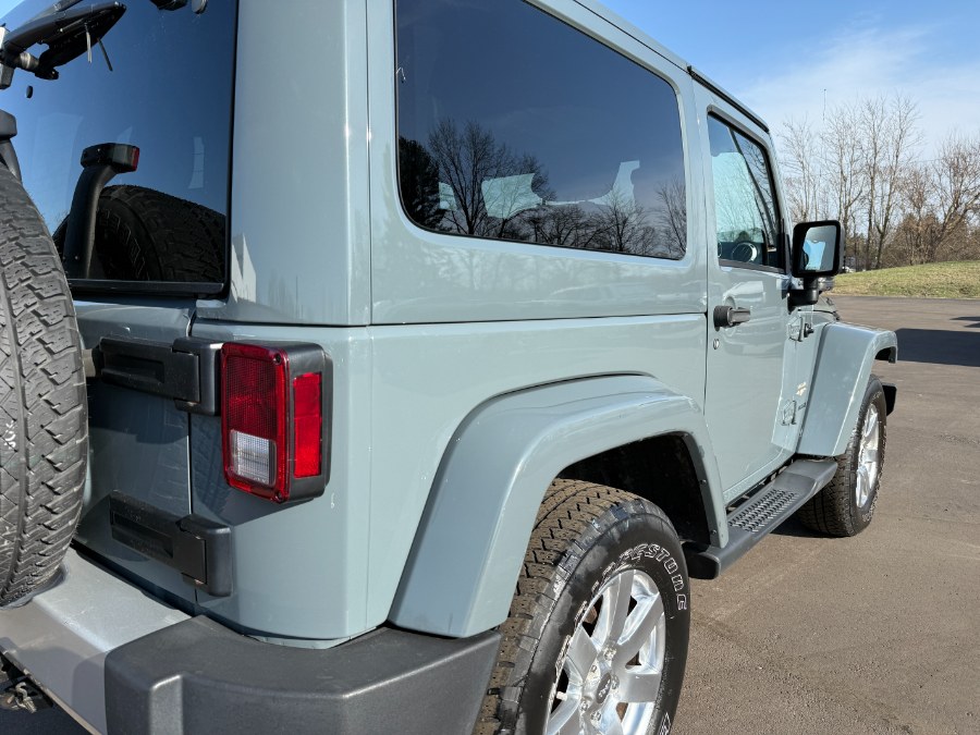 2015 Jeep Wrangler 4WD 2dr Sahara photo