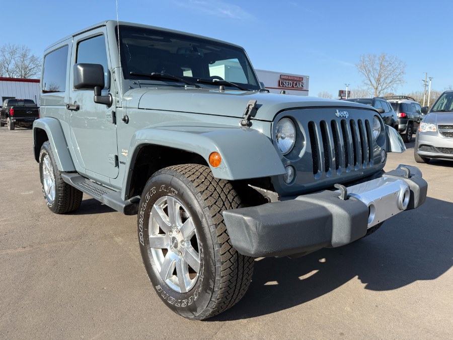 2015 Jeep Wrangler 4WD 2dr Sahara photo