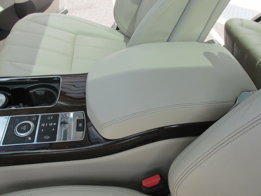 2013 Land Rover Range Rover HSE photo