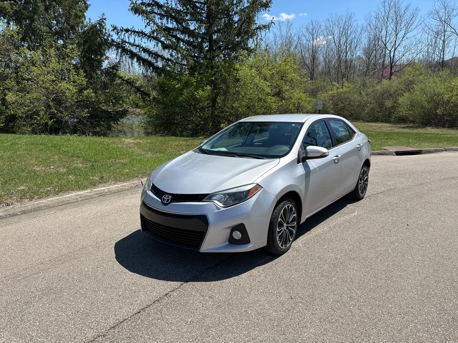 2015 Toyota Corolla 4dr Sdn CVT S Plus (Natl) photo