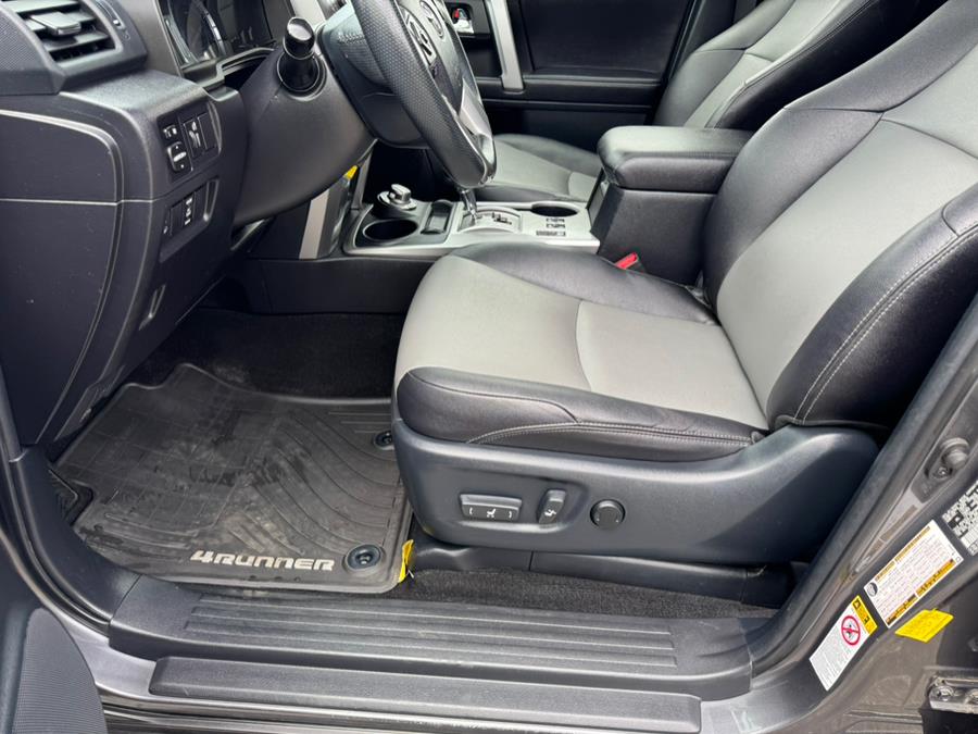 2016 Toyota 4Runner 4WD 4dr V6 SR5 Premium (Natl) photo