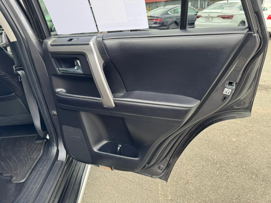 2016 Toyota 4Runner 4WD 4dr V6 SR5 Premium (Natl) photo