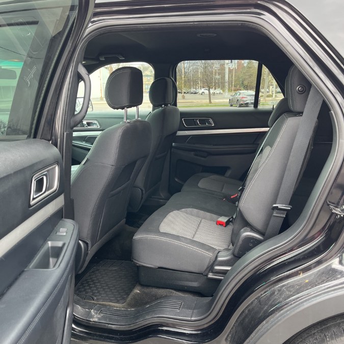2017 Ford Explorer XLT 4WD photo