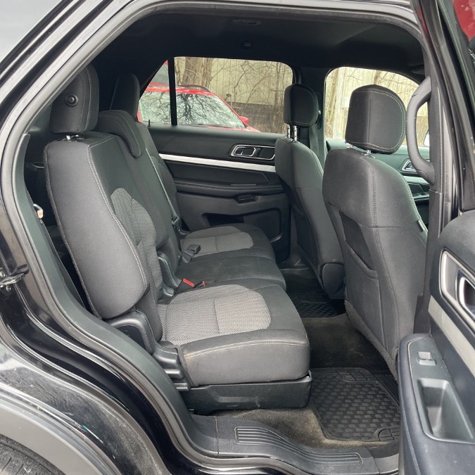 2017 Ford Explorer XLT 4WD photo