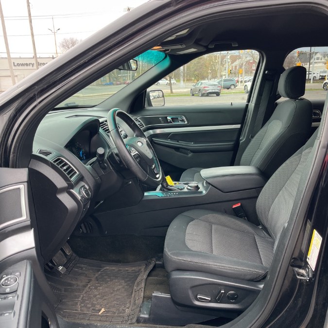 2017 Ford Explorer XLT 4WD photo