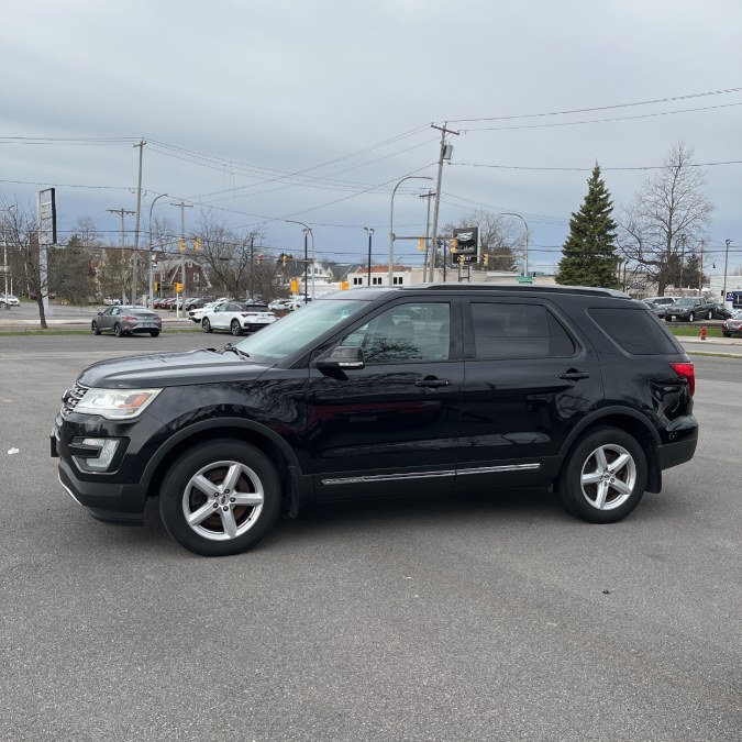 2017 Ford Explorer XLT 4WD photo