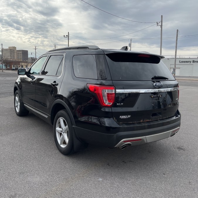 2017 Ford Explorer XLT 4WD photo