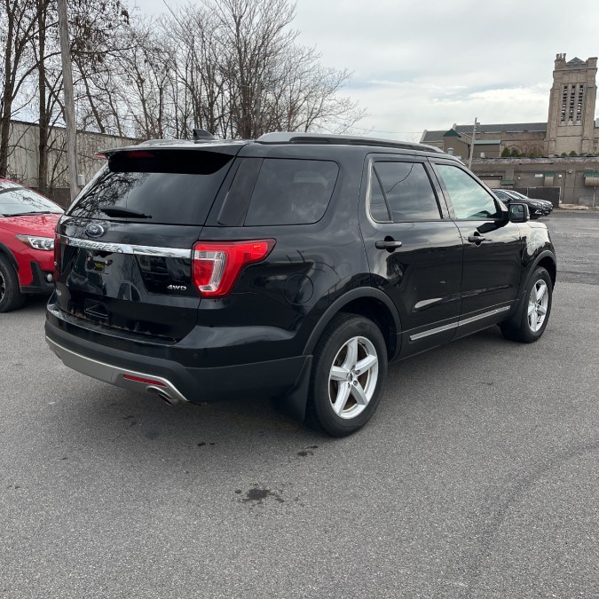 2017 Ford Explorer XLT 4WD photo