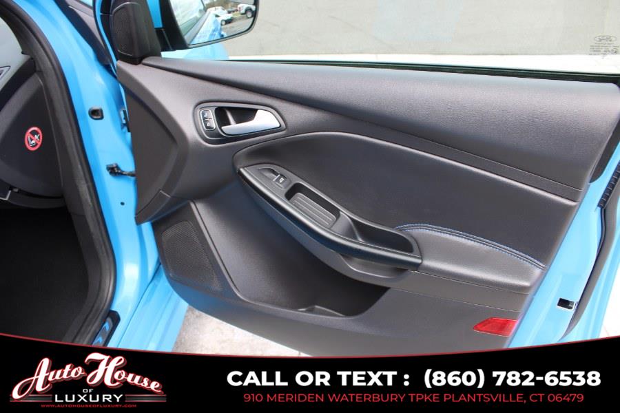 2016 Ford Focus 5dr HB RS photo