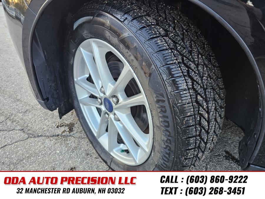 2015 Ford Focus 4dr Sdn SE photo