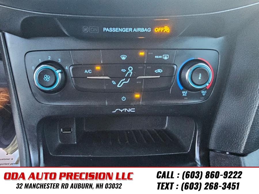 2015 Ford Focus 4dr Sdn SE photo