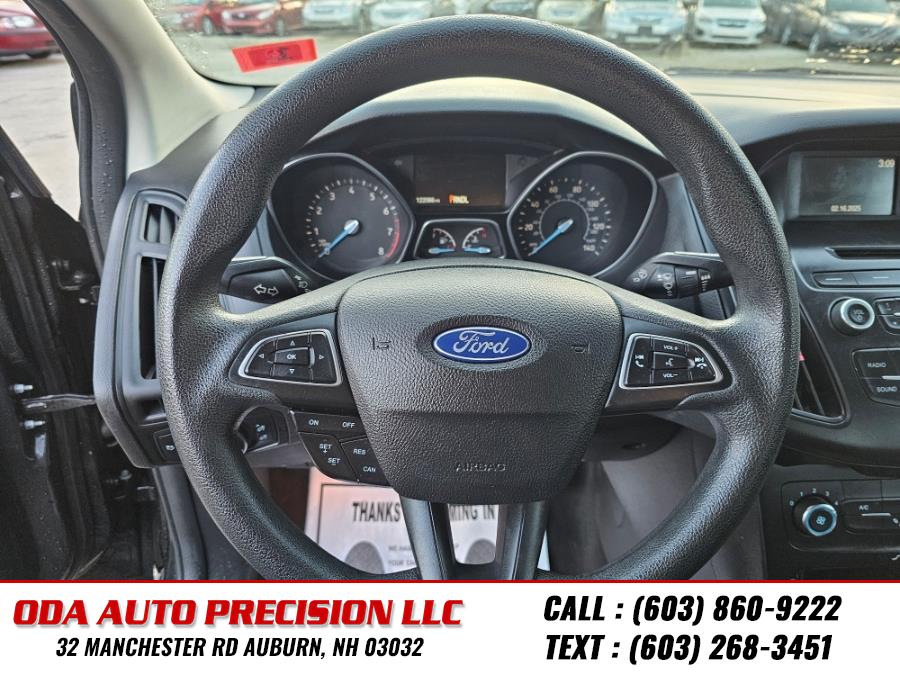 2015 Ford Focus 4dr Sdn SE photo