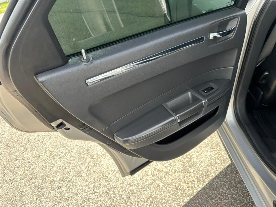 2008 Chrysler 300 SRT-8 photo