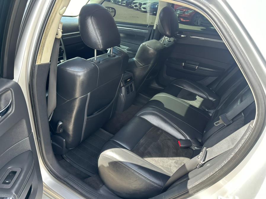 2008 Chrysler 300 SRT-8 photo