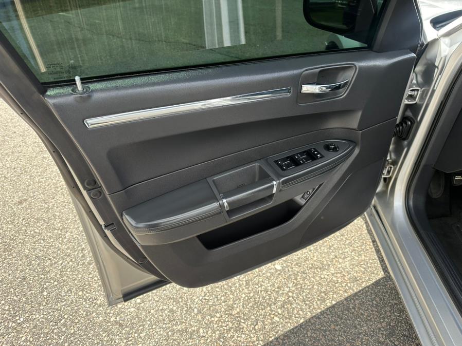 2008 Chrysler 300 SRT-8 photo