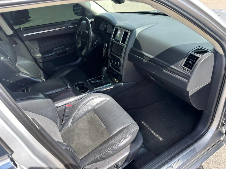2008 Chrysler 300 SRT-8 photo