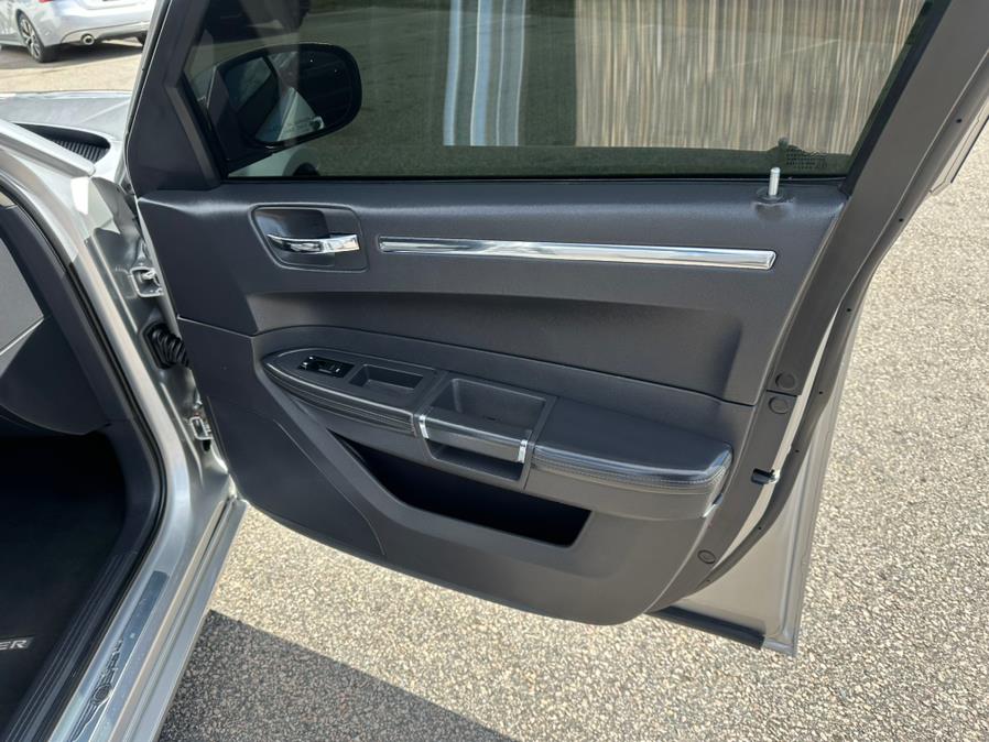 2008 Chrysler 300 SRT-8 photo