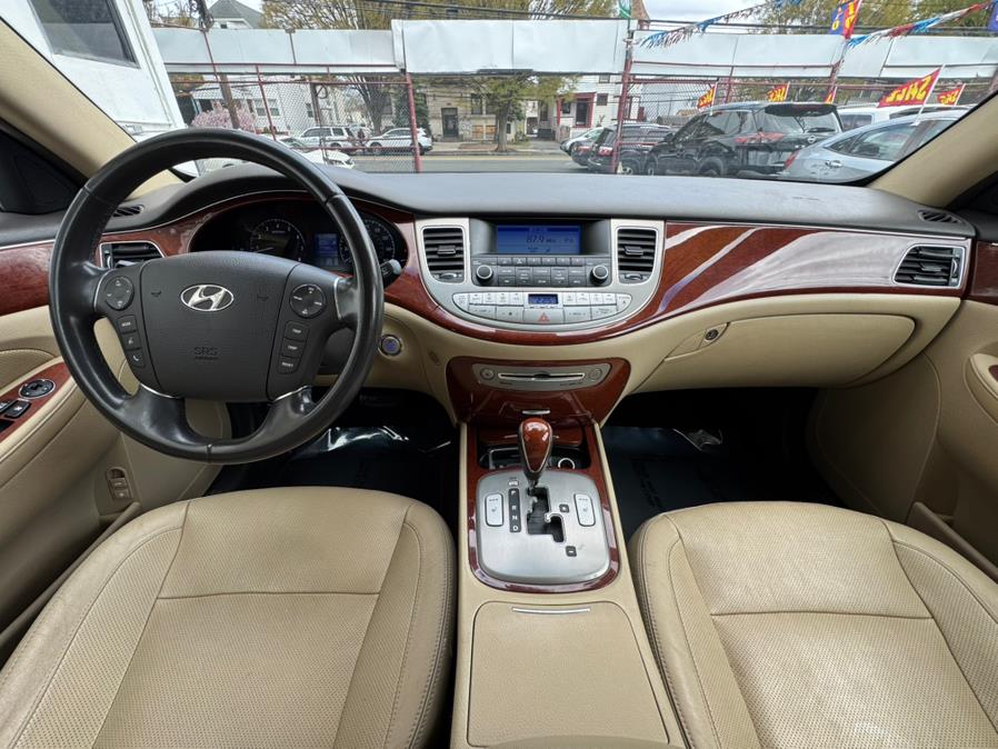 2014 Hyundai Genesis 3.8L photo