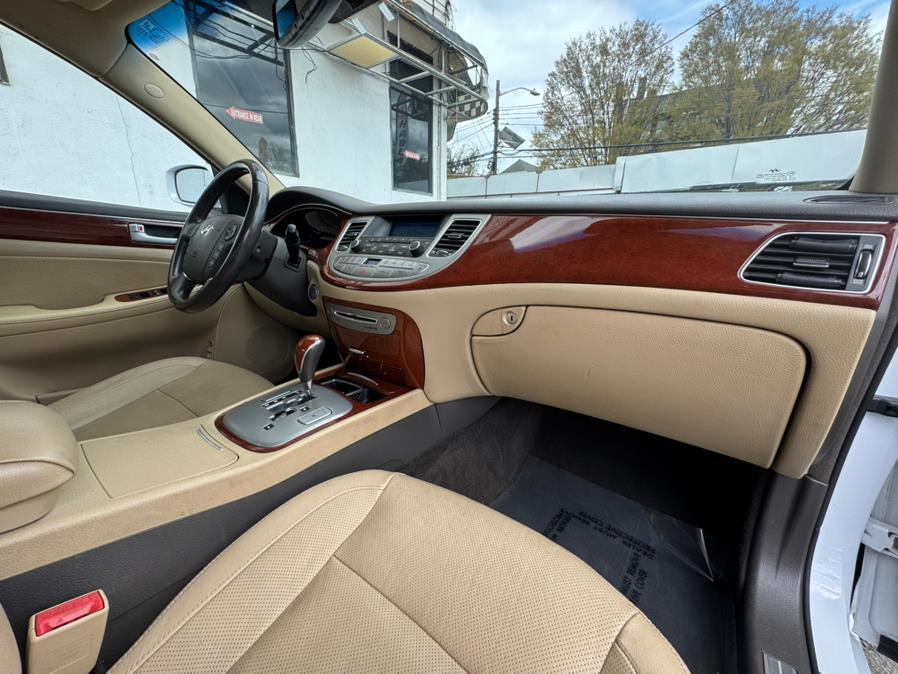 2014 Hyundai Genesis 3.8L photo