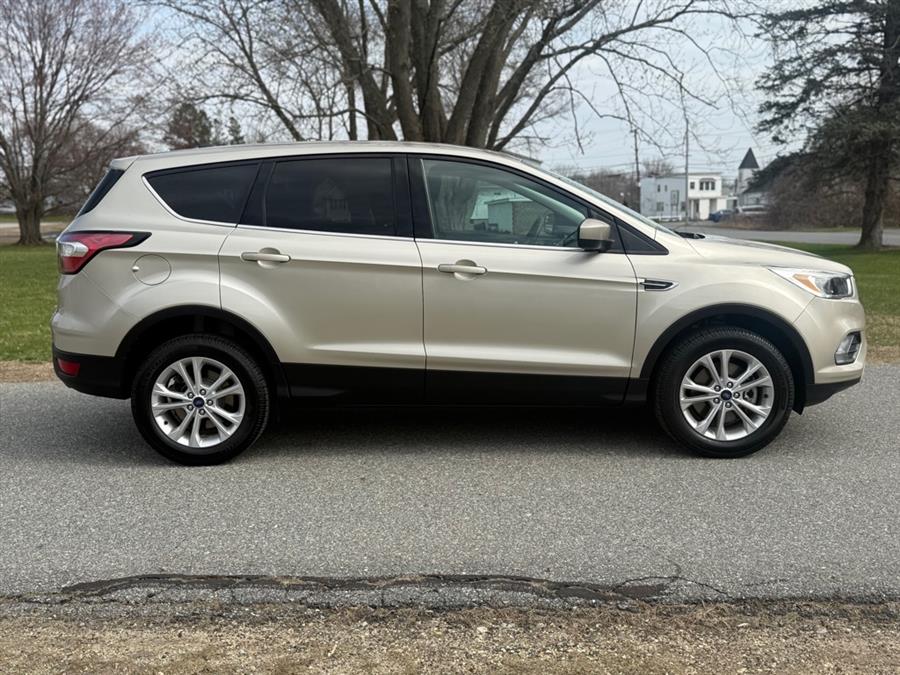 2017 Ford Escape SE photo
