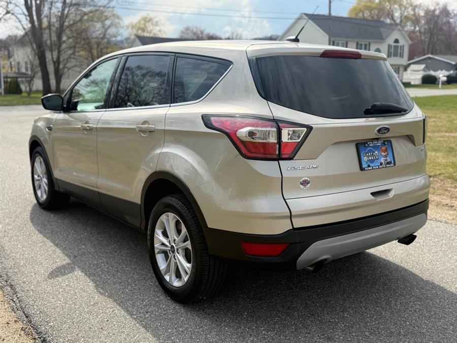 2017 Ford Escape SE photo